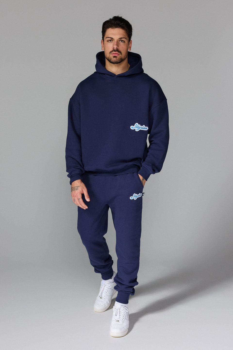 Illyrian W25 Joggers - Navy Blue