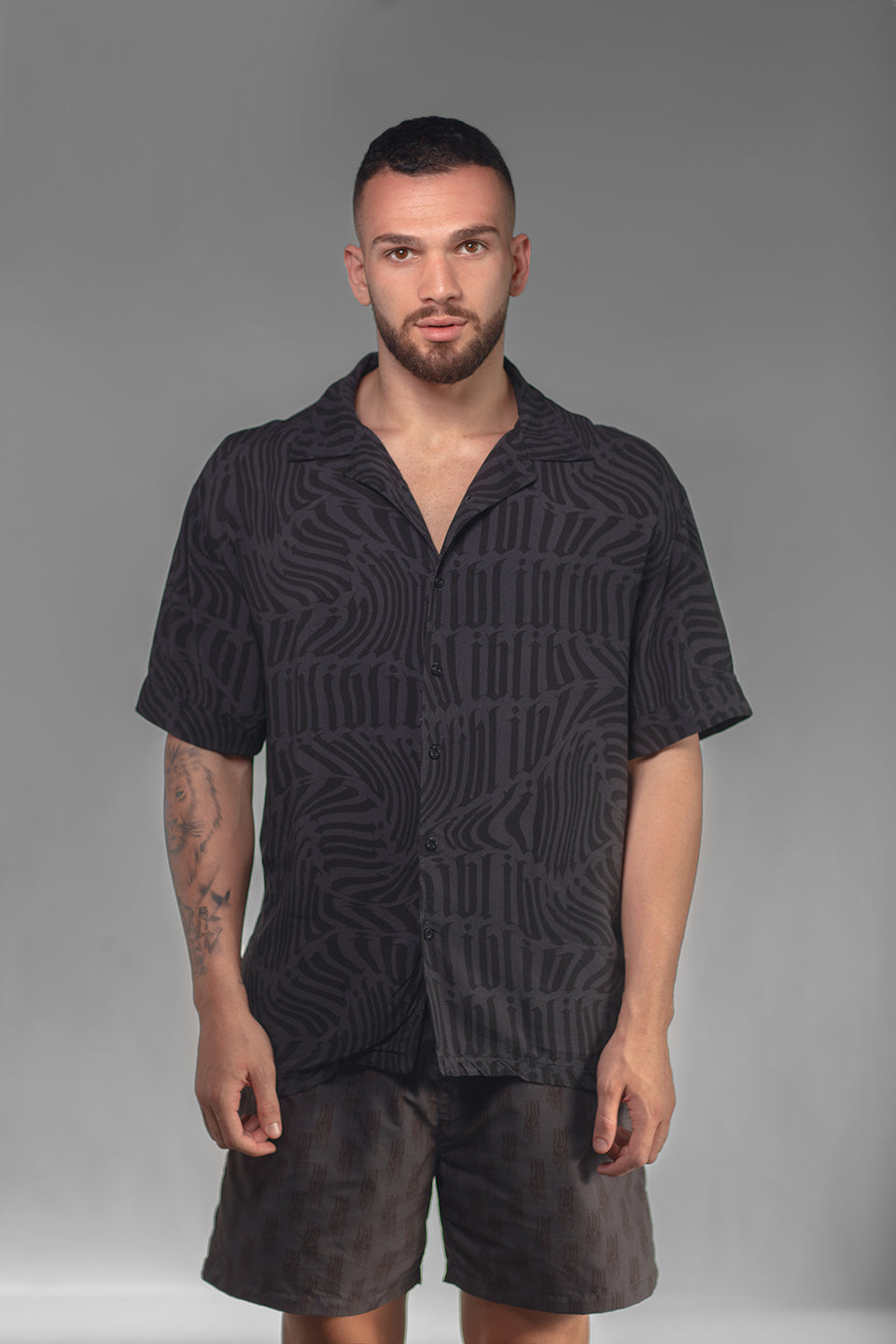 Distorted Illyrian Shirt - Black