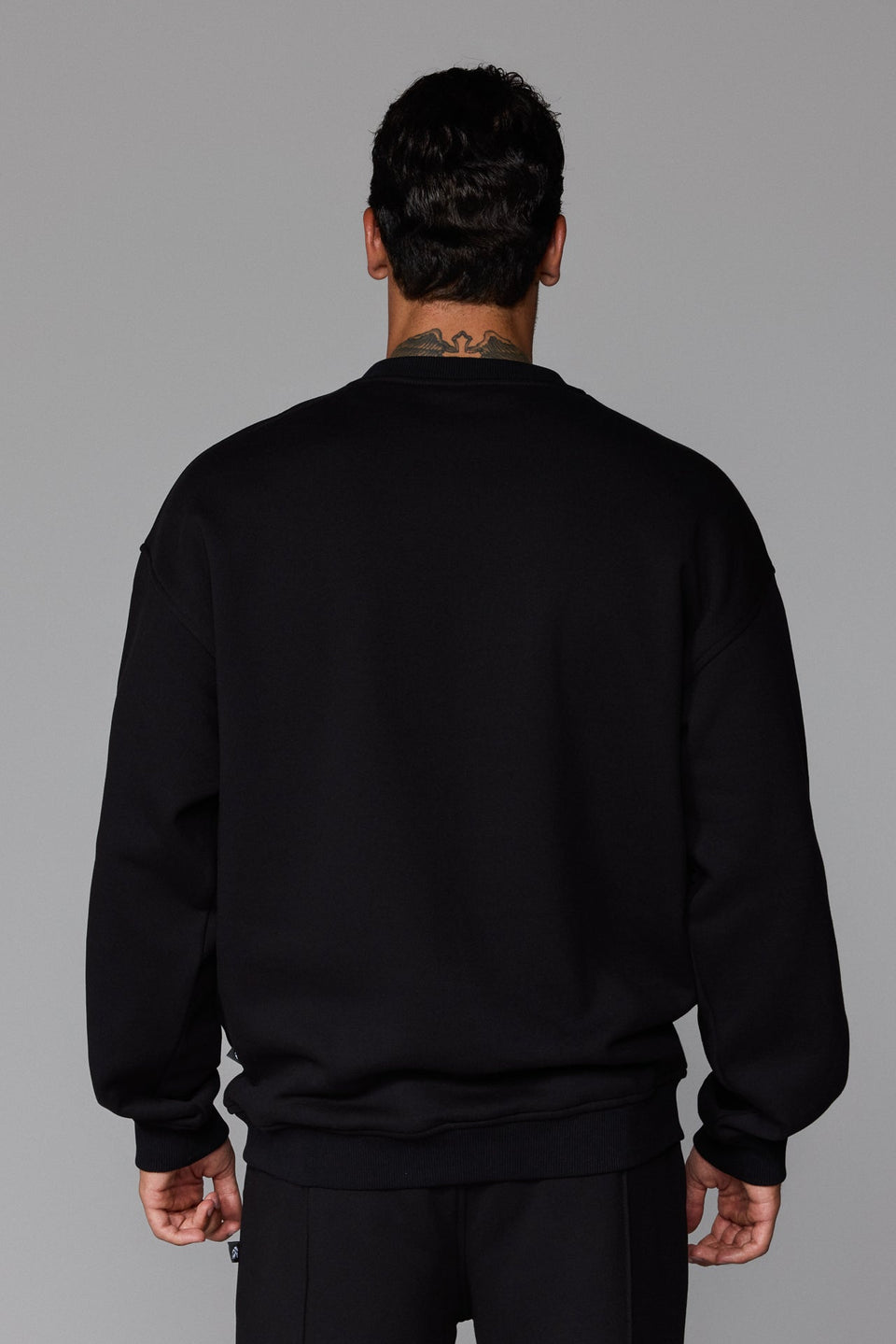 Illyrian Signature Sweater - Black