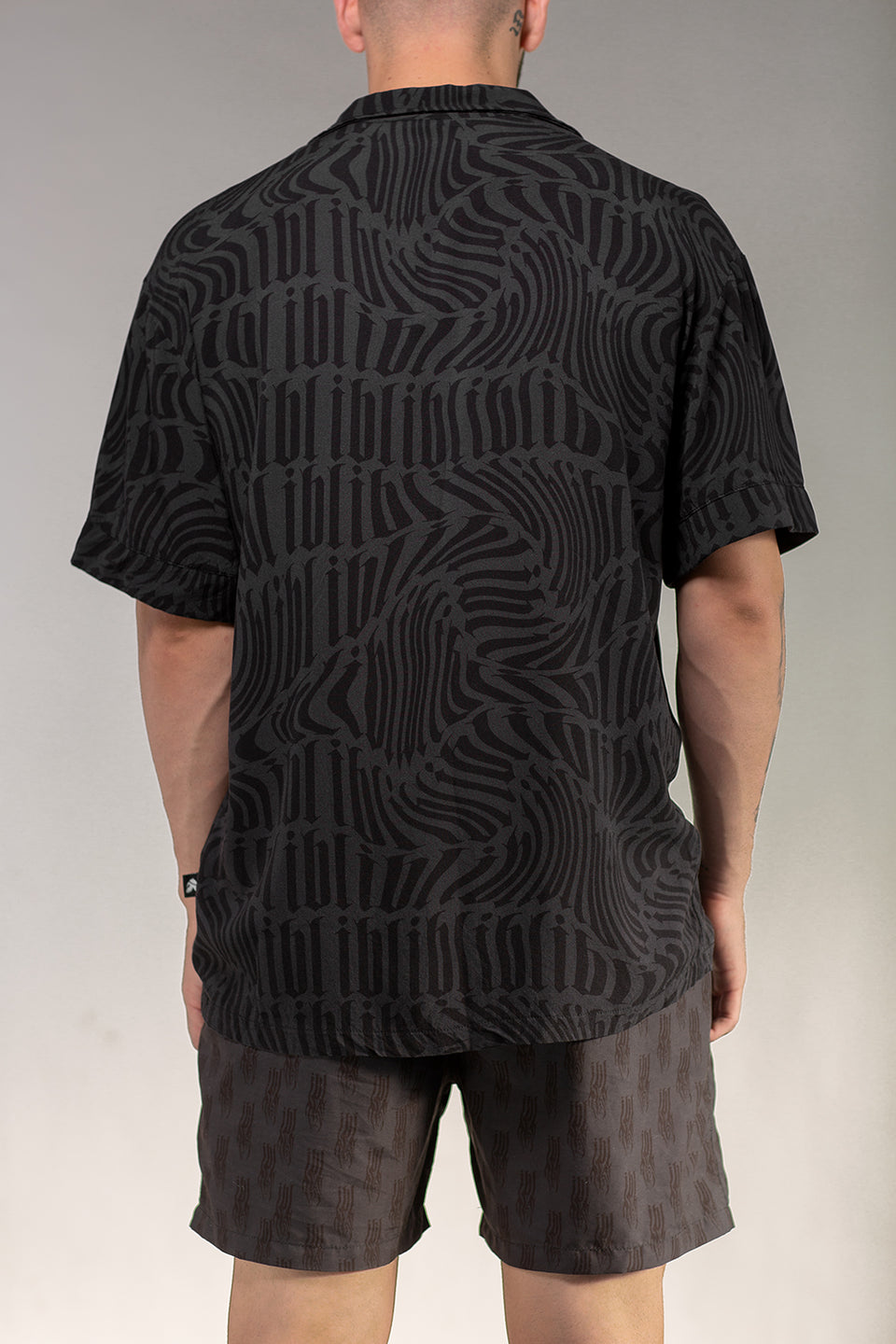 Distorted Illyrian Shirt - Black